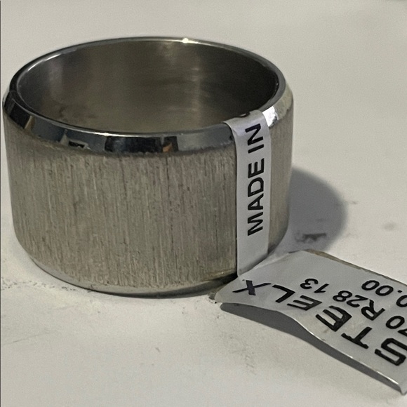 Silver Men's Ring - Picture 2 of 4